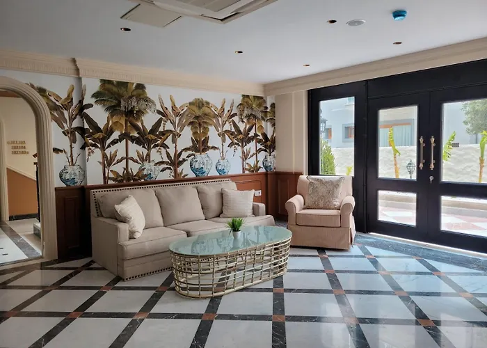 Готель Mono Life *